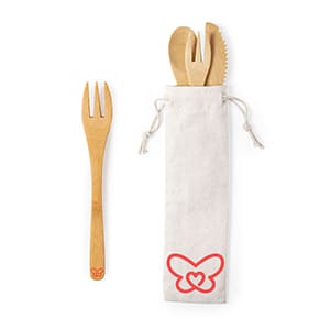 Set de couverts en bambou, pochette en coton. Impression une couleur sur les couvert et la pochette