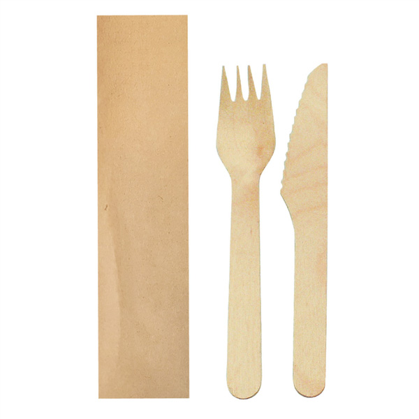 Set de couverts en bois sous sachet en papier. Non personnalisé