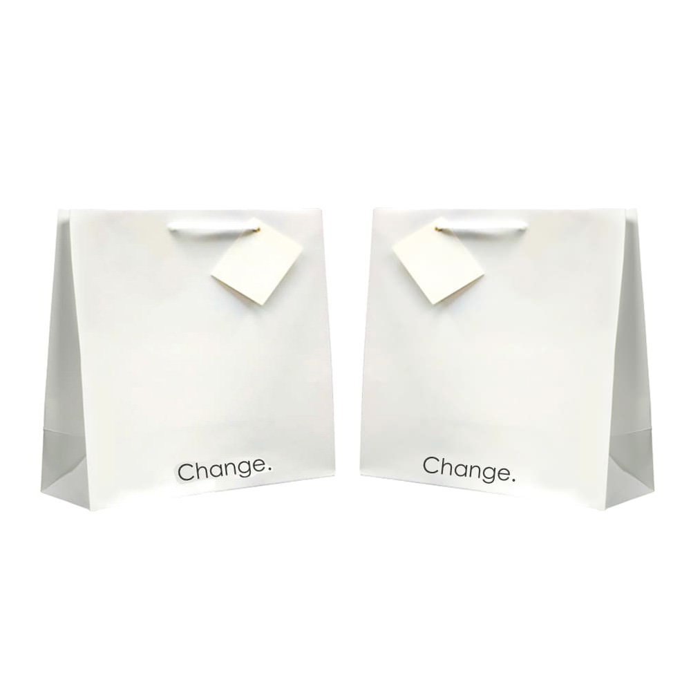 Boutique. Bolsa personalizada de papel blanco Con asa de cordón. Impresión 1 color 2 caras